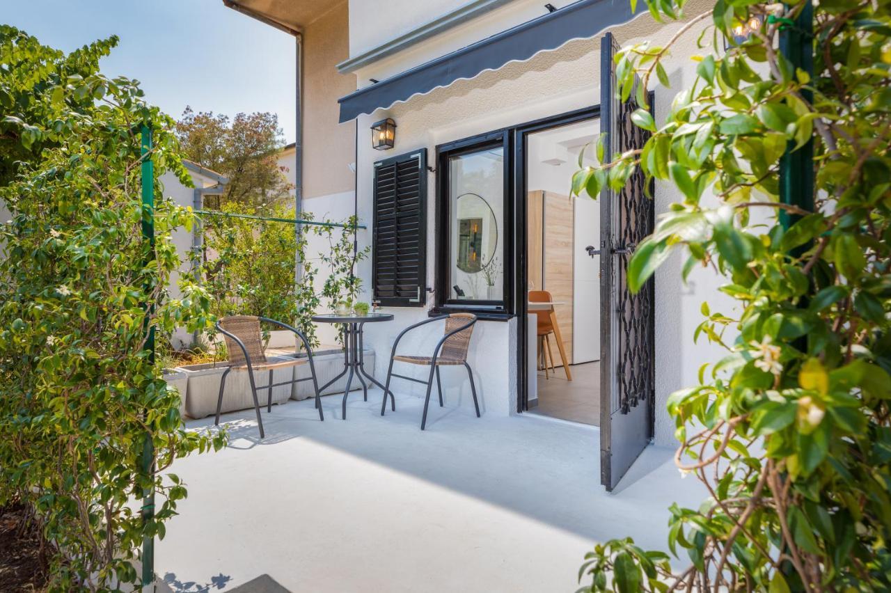 3 Minutes From The Beach: Lovely Studio Apartment Pula Exterior photo