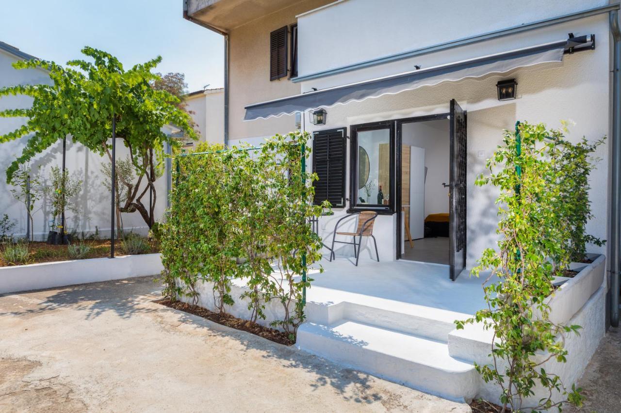 3 Minutes From The Beach: Lovely Studio Apartment Pula Exterior photo